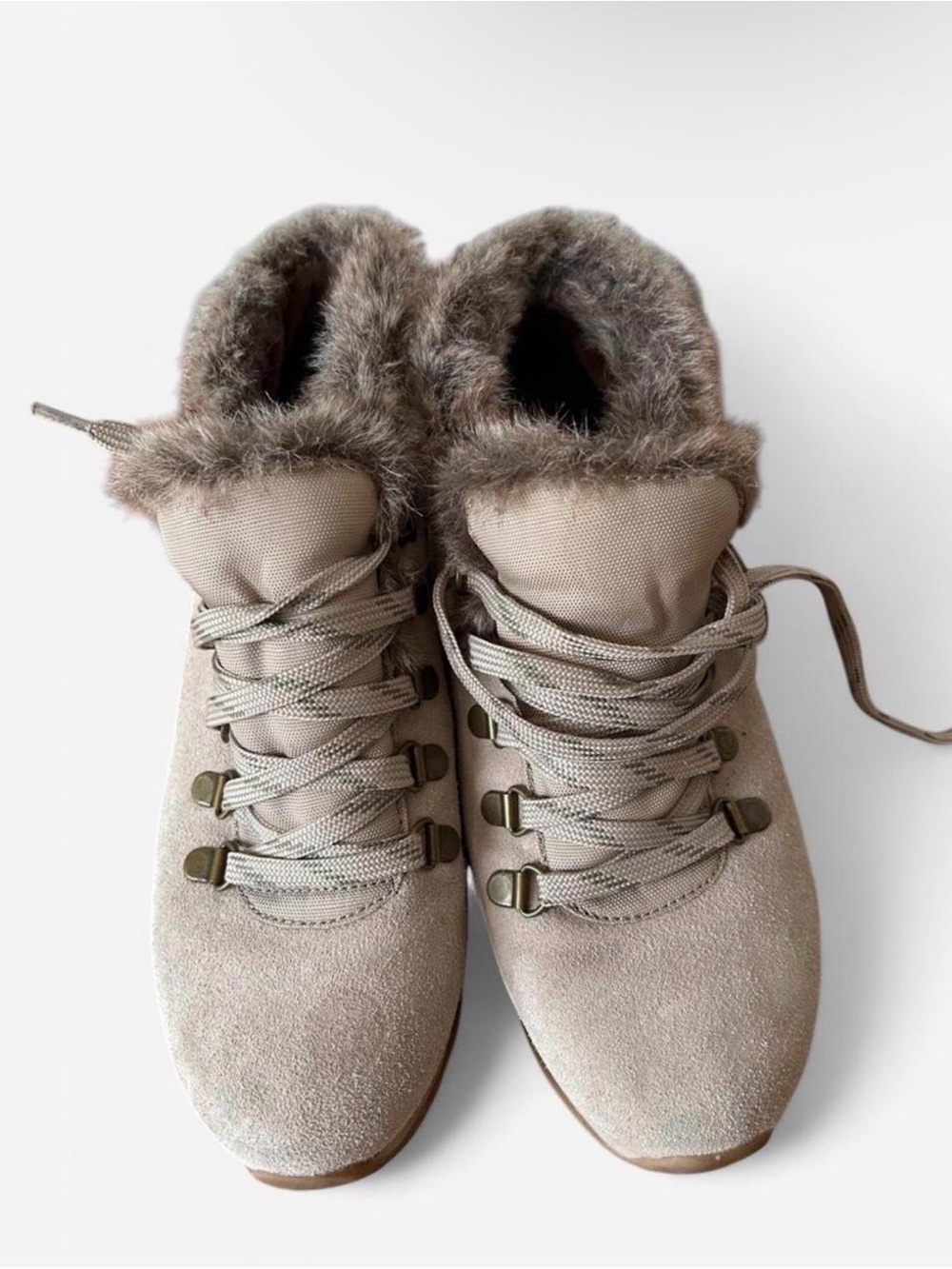 Baretraps Women’s Suede Faux-Fur Lined Taupe Winter Ankle Boots